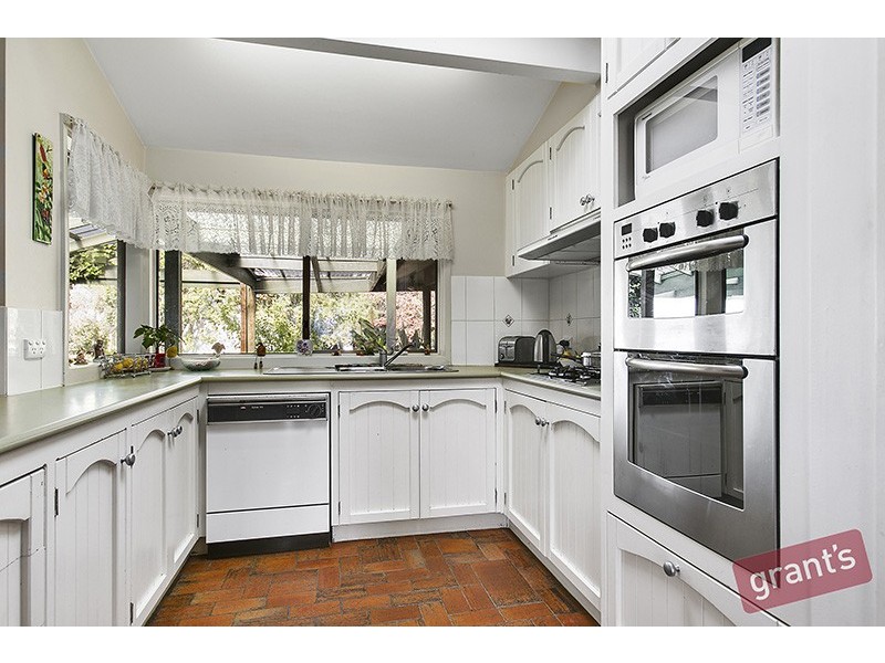 6 Brently Close, Narre Warren North VIC 3804