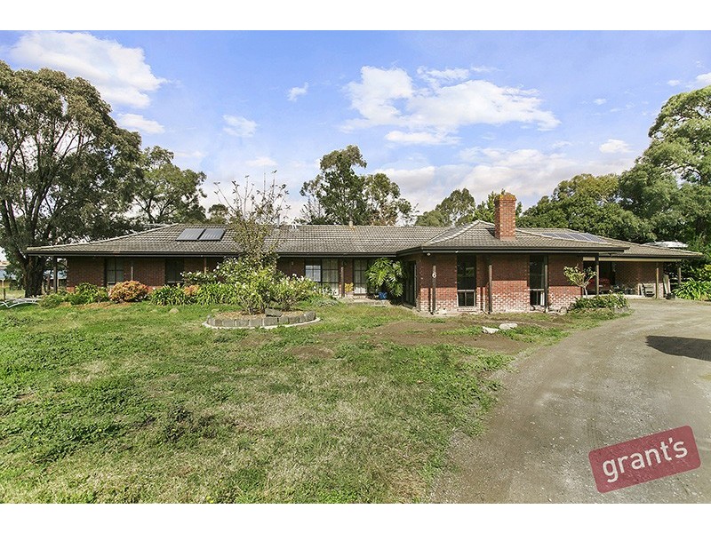 6 Brently Close, Narre Warren North VIC 3804