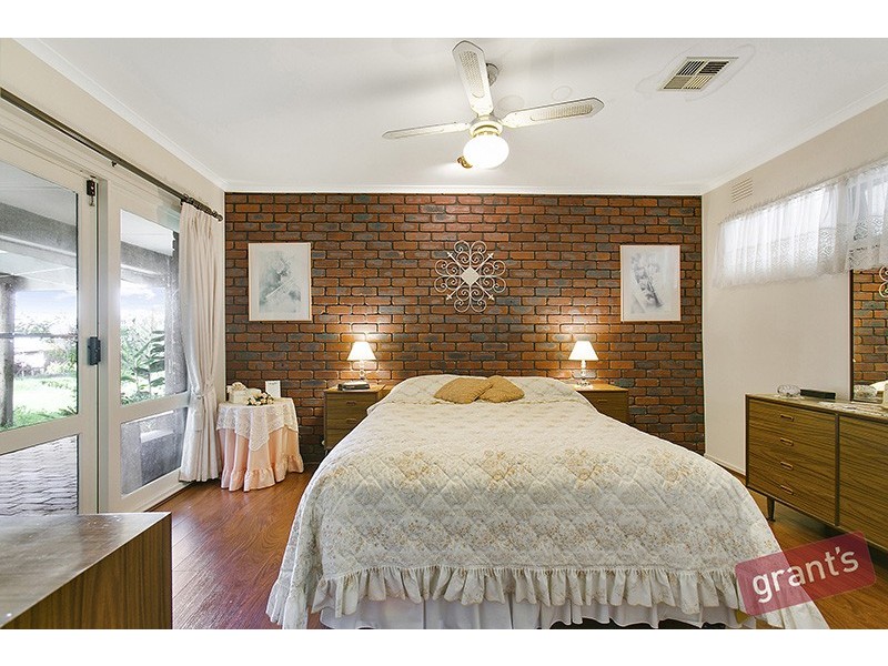 6 Brently Close, Narre Warren North VIC 3804