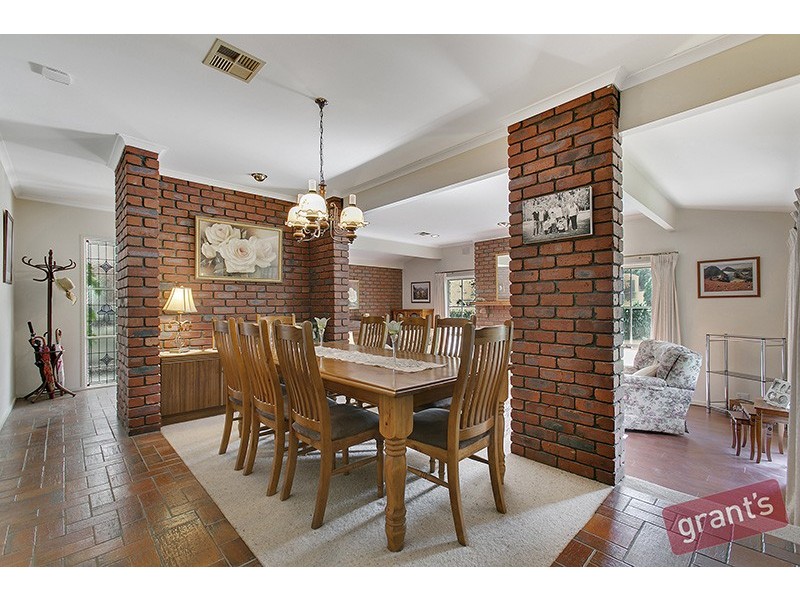 6 Brently Close, Narre Warren North VIC 3804