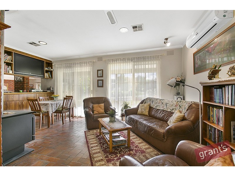 6 Brently Close, Narre Warren North VIC 3804