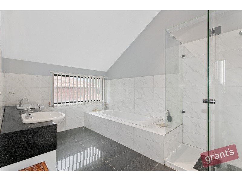 4 Shearer Court, Narre Warren VIC 3805