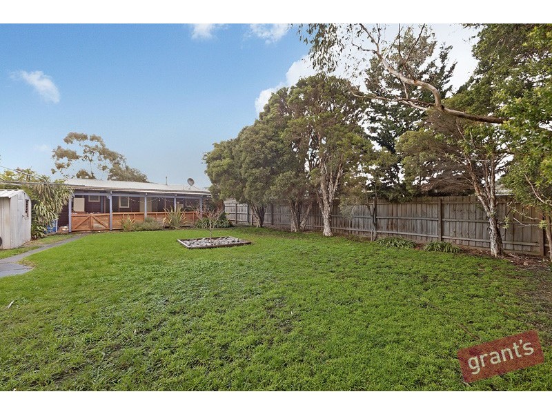 33 Woodlands Crescent, Narre Warren VIC 3805
