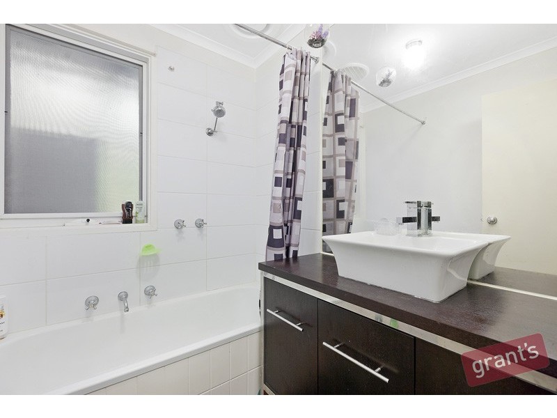 33 Woodlands Crescent, Narre Warren VIC 3805