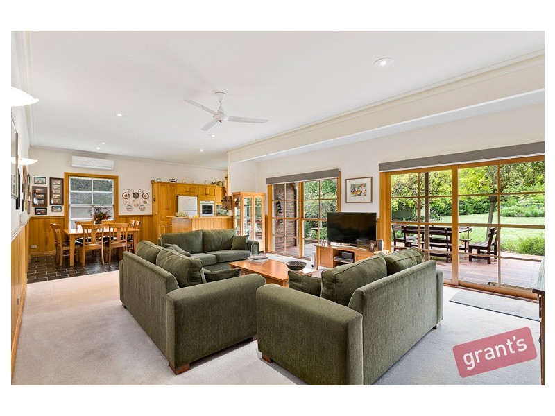 8 Market Lane, Narre Warren South VIC 3805