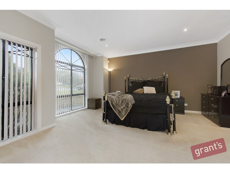 144 David Collins Drive, Endeavour Hills VIC 3802