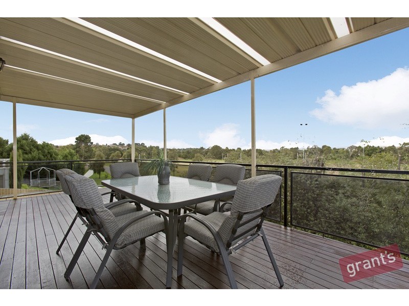 144 David Collins Drive, Endeavour Hills VIC 3802