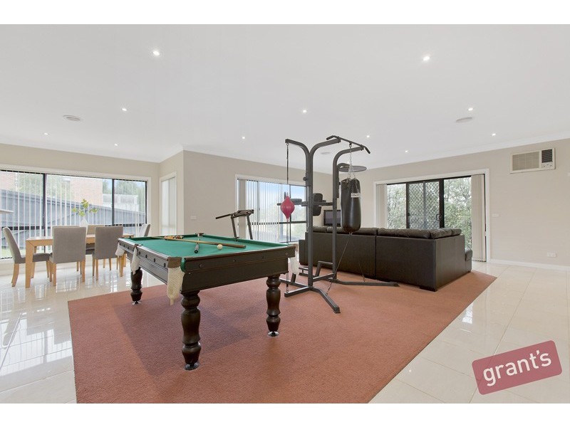 144 David Collins Drive, Endeavour Hills VIC 3802