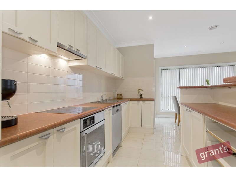 144 David Collins Drive, Endeavour Hills VIC 3802