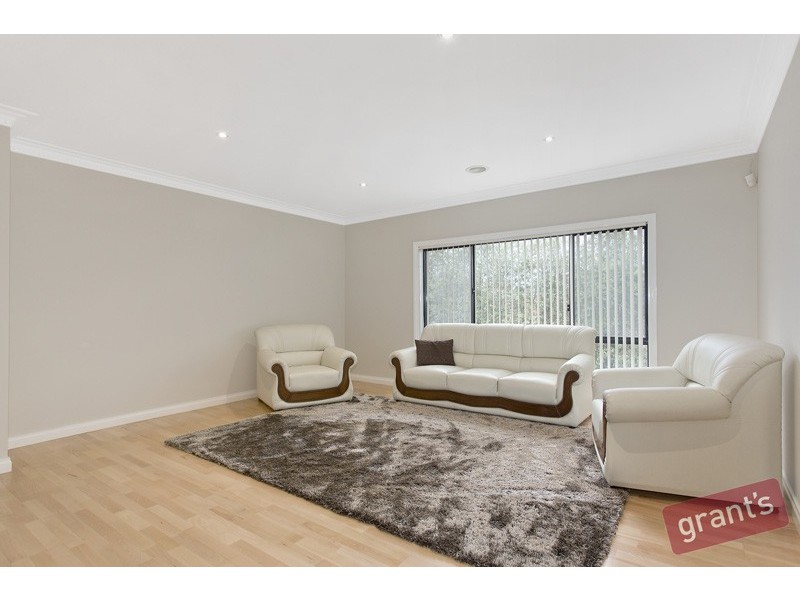 144 David Collins Drive, Endeavour Hills VIC 3802