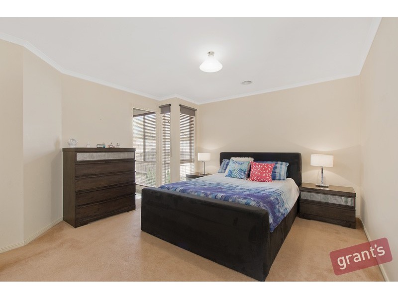 24 Silkwood Avenue, Berwick VIC 3806