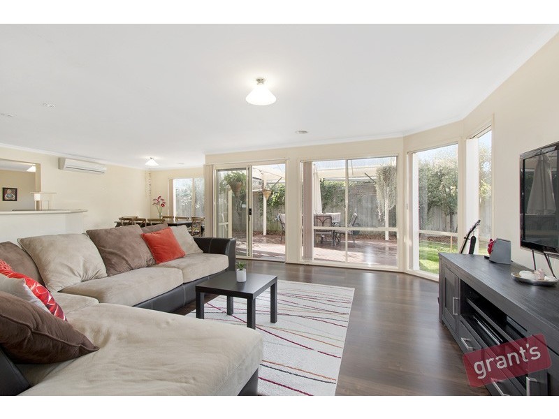 24 Silkwood Avenue, Berwick VIC 3806