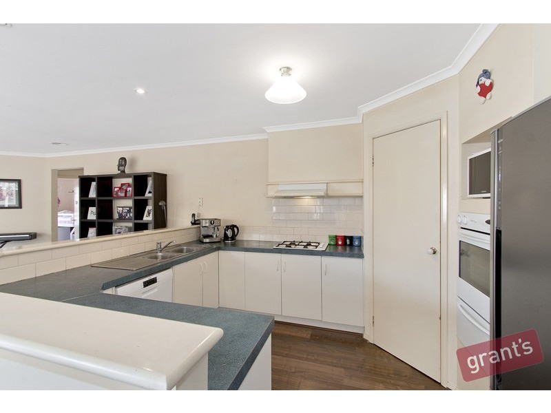 24 Silkwood Avenue, Berwick VIC 3806