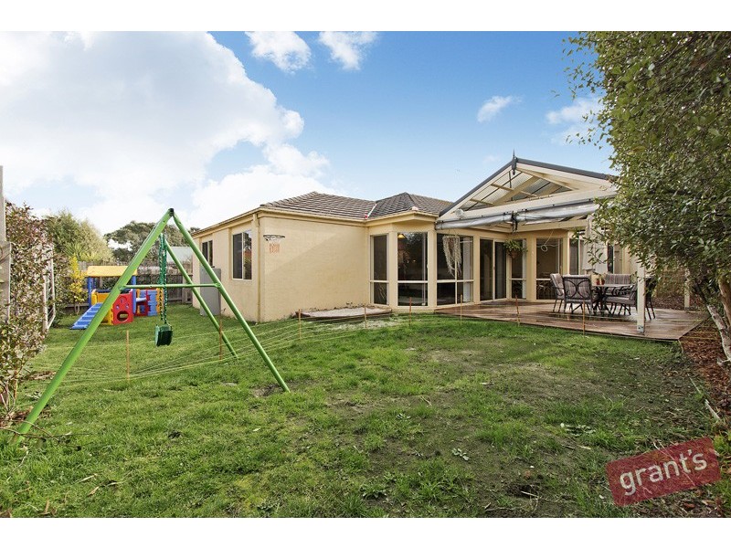 24 Silkwood Avenue, Berwick VIC 3806