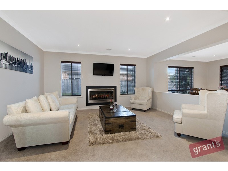 1 Angelique Street, Berwick VIC 3806