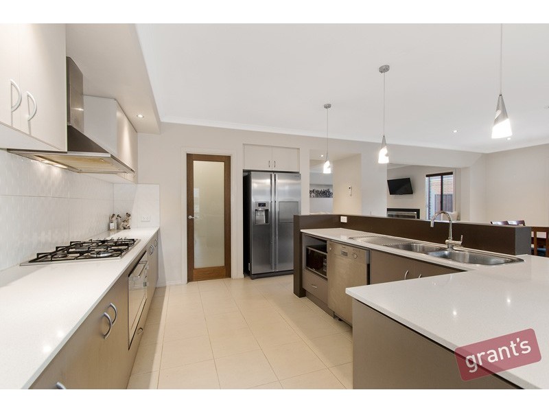 1 Angelique Street, Berwick VIC 3806