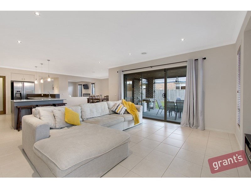 1 Angelique Street, Berwick VIC 3806