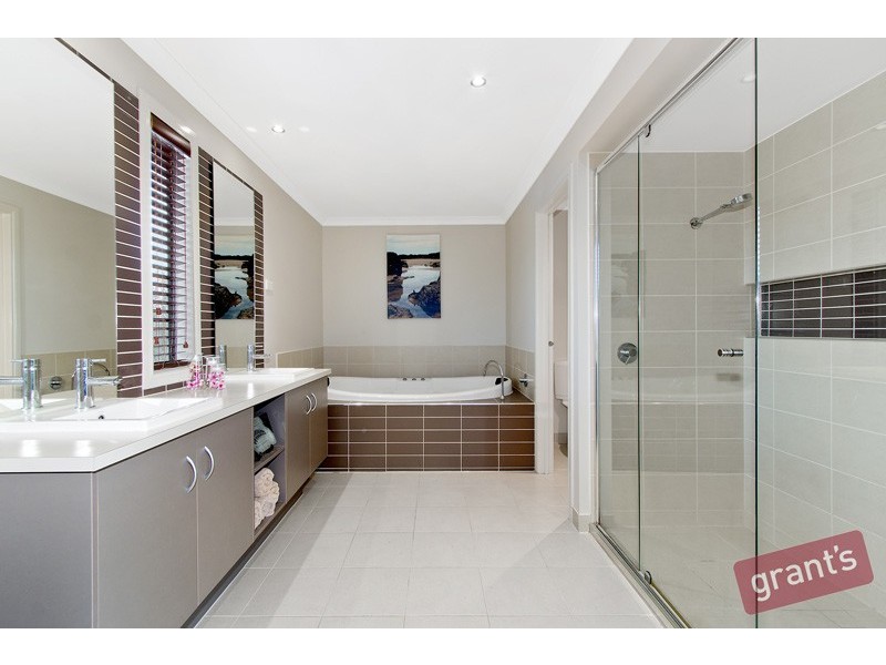 1 Angelique Street, Berwick VIC 3806