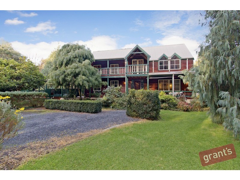 10 Murrawong Road, Maryknoll VIC 3812