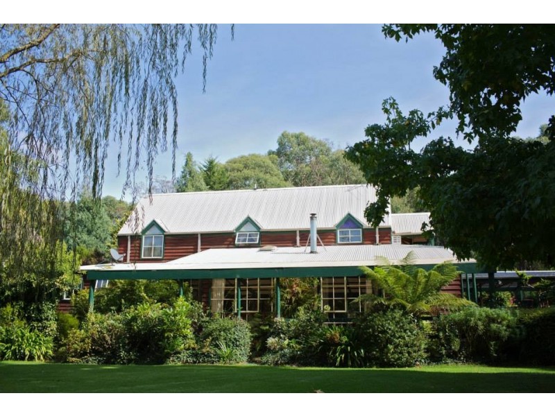 10 Murrawong Road, Maryknoll VIC 3812