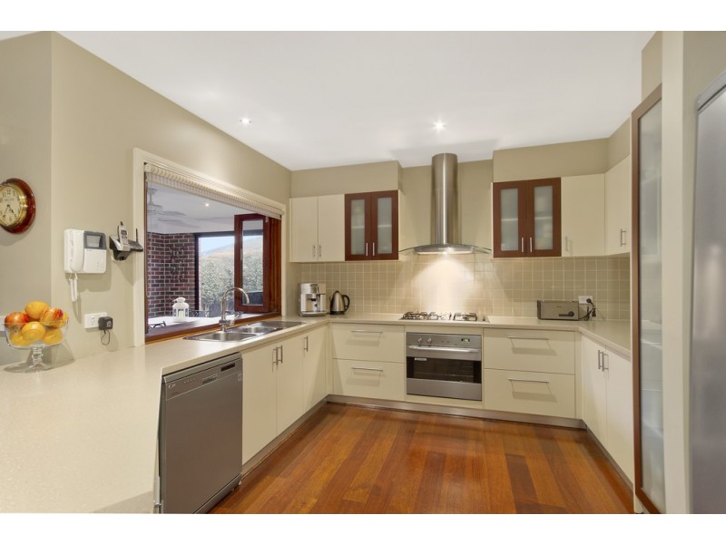 15 Viewgrand Drive, Berwick VIC 3806