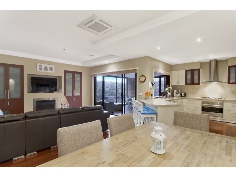 15 Viewgrand Drive, Berwick VIC 3806