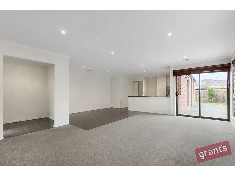 45 Melzak Way, Berwick VIC 3806