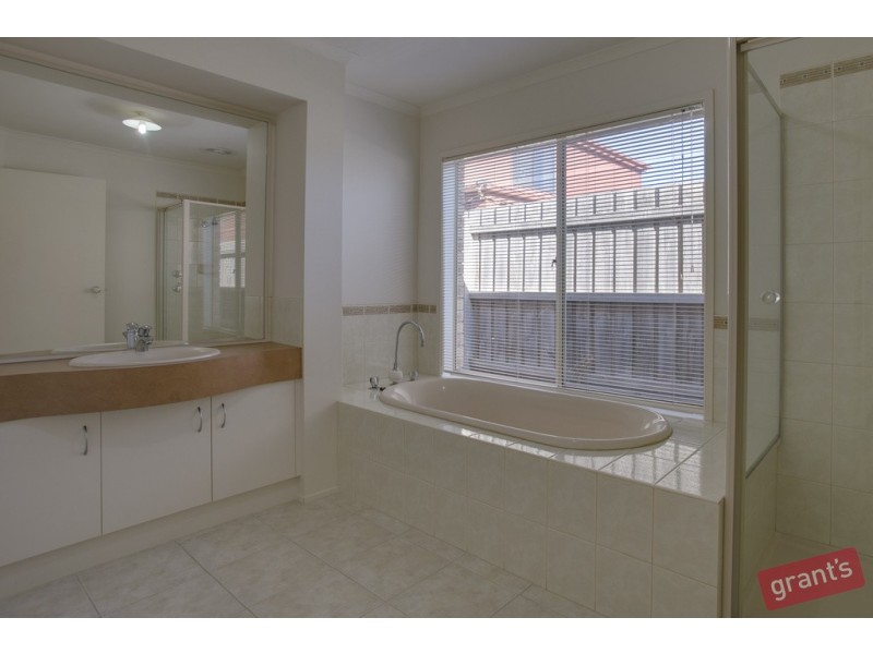 24 Bancroft Avenue, Narre Warren South VIC 3805