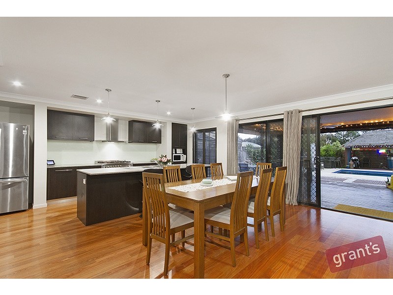 9 Rose Garden Court, Narre Warren North VIC 3804