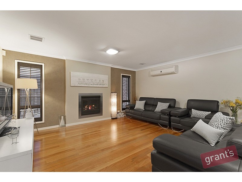 9 Rose Garden Court, Narre Warren North VIC 3804