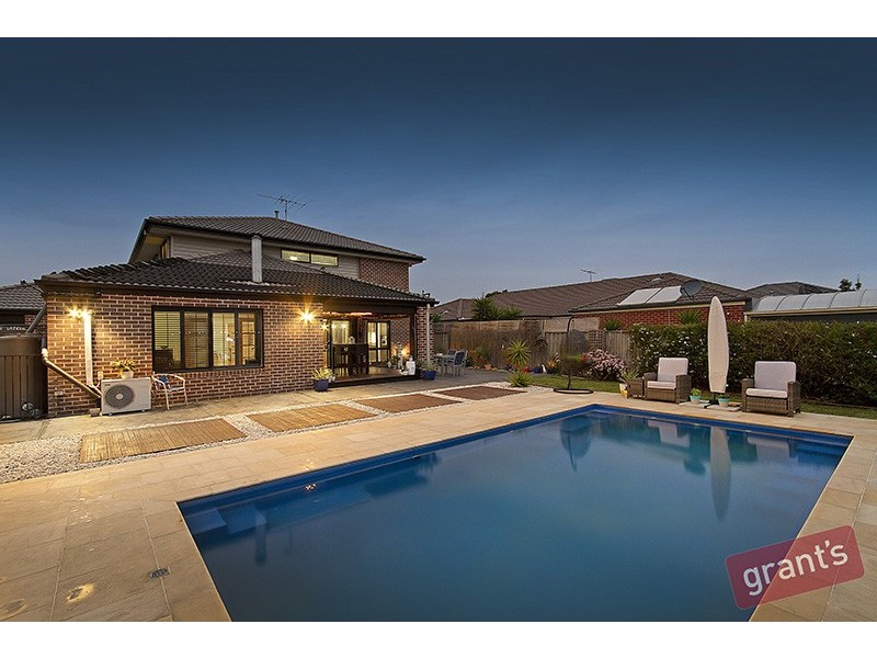 9 Rose Garden Court, Narre Warren North VIC 3804