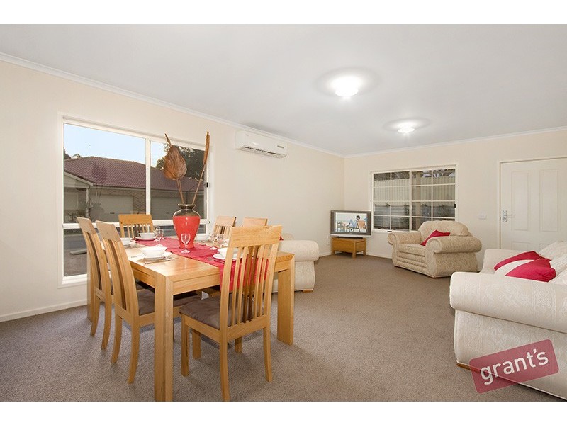 8 Saffron Drive, Hallam VIC 3803
