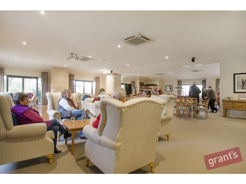 8 Saffron Drive, Hallam VIC 3803