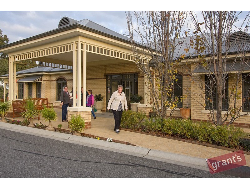 8 Saffron Drive, Hallam VIC 3803