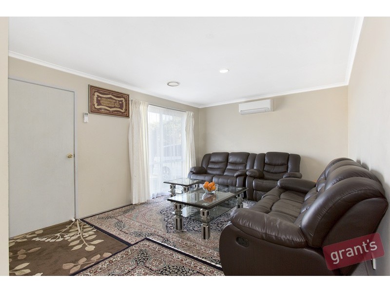 16 Newberry Retreat, Hampton Park VIC 3976