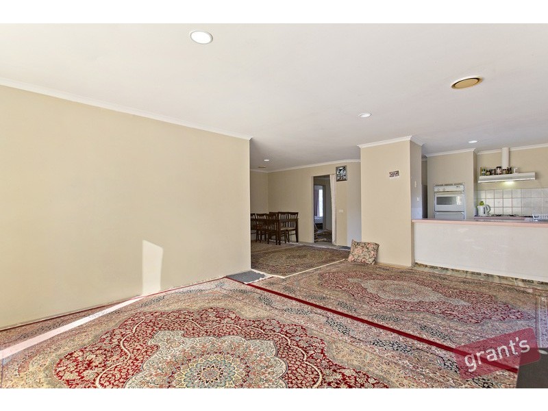 16 Newberry Retreat, Hampton Park VIC 3976