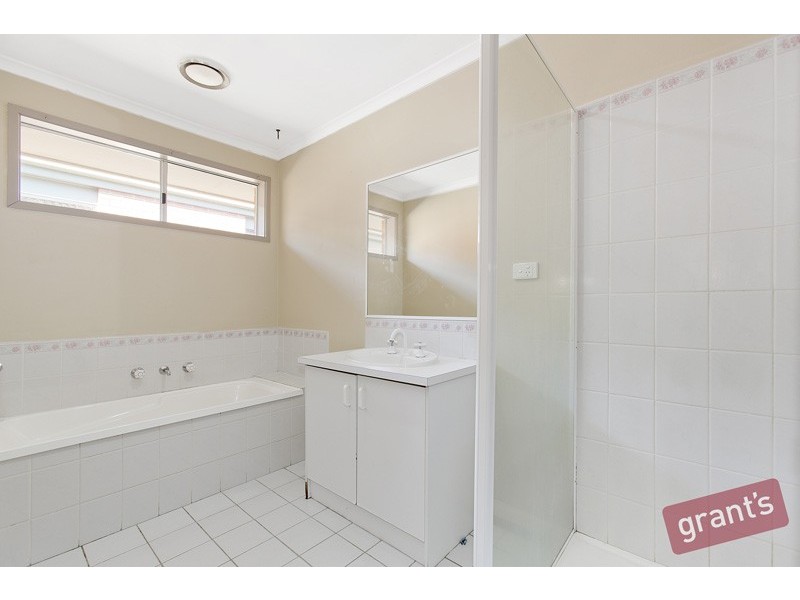 16 Newberry Retreat, Hampton Park VIC 3976