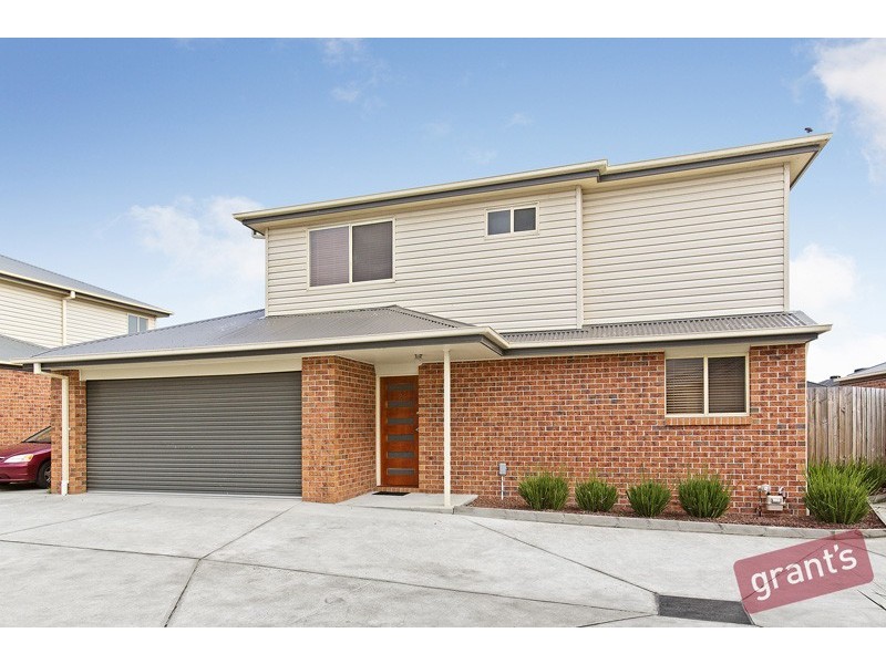 2/27 Coral Drive, Hampton Park VIC 3976