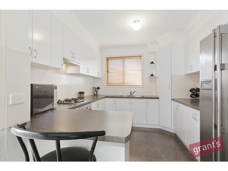 2/27 Coral Drive, Hampton Park VIC 3976