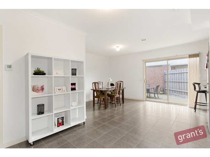 2/27 Coral Drive, Hampton Park VIC 3976