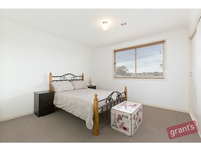 2/27 Coral Drive, Hampton Park VIC 3976