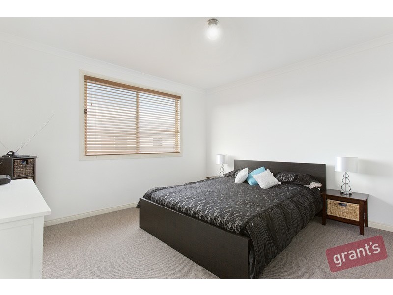 2/27 Coral Drive, Hampton Park VIC 3976