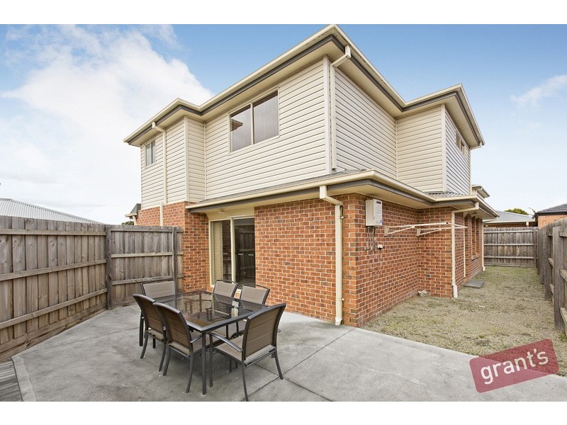 2/27 Coral Drive, Hampton Park VIC 3976