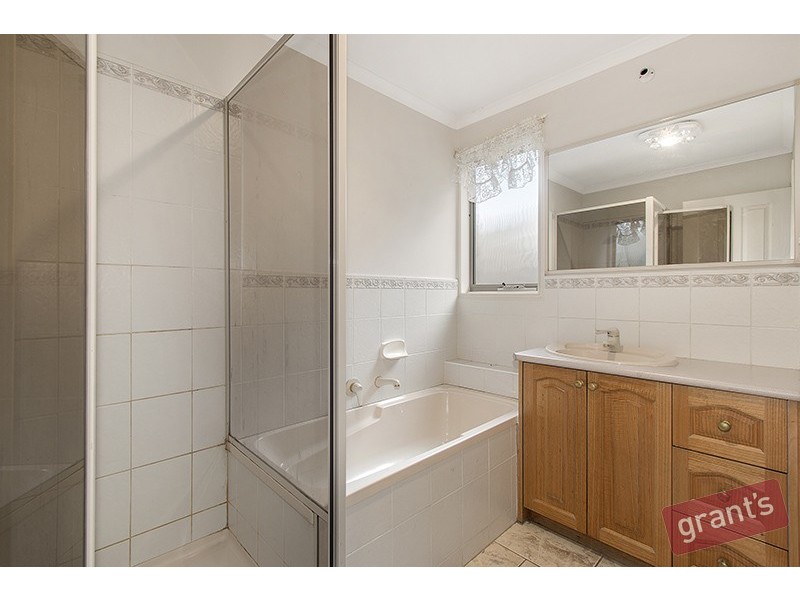 12 Charing Cross Place, Narre Warren VIC 3805