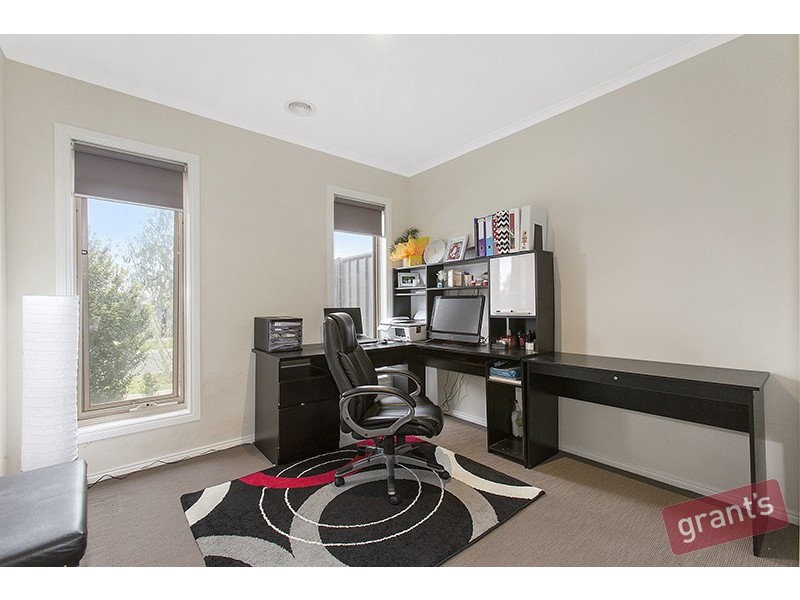 89 Heather Grove, Clyde North VIC 3978