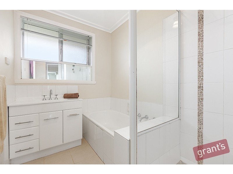 1/24 William Avenue, Hallam VIC 3803