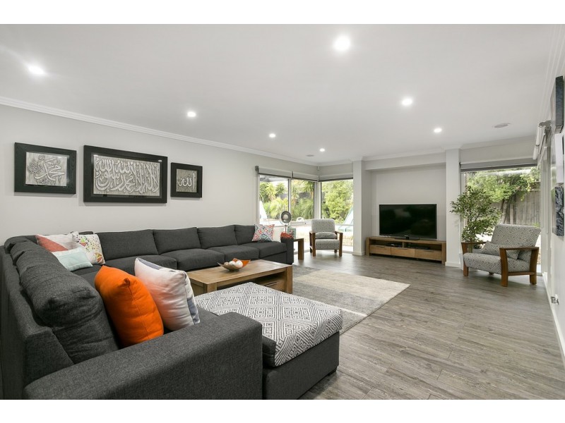 74 Crawley Road, Narre Warren North VIC 3804