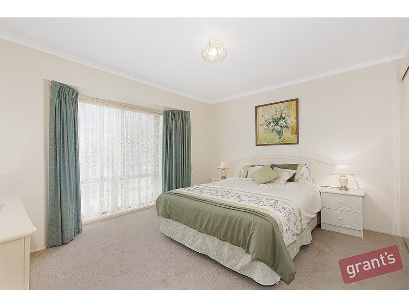 15 Barondi Avenue, Narre Warren VIC 3805