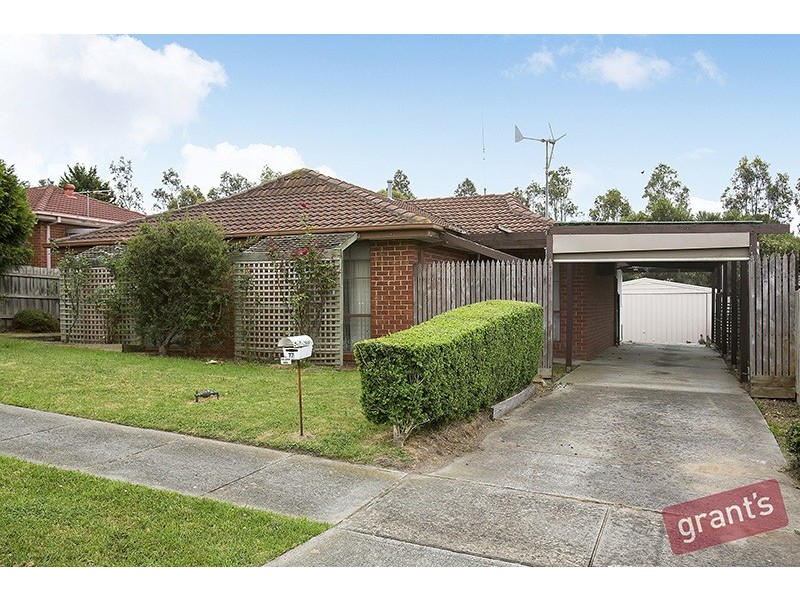 77 George Chudleigh Drive, Hallam VIC 3803