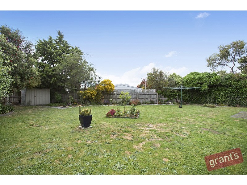 16 Rowen Court, Cranbourne North VIC 3977